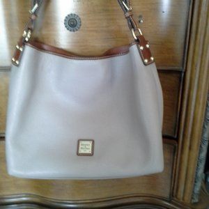 EUC Dooney & Bourke Pebble Leather Bag in Oyster